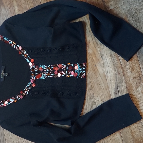 9 for $10 M&M CROPPED CARDIGAN - Picture 6 of 7